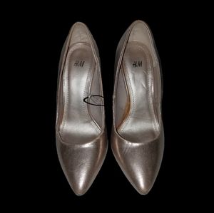 NWT H&M light metallic champagne stiletto